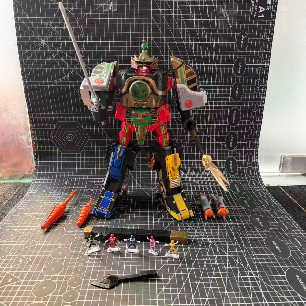 Model Kit Megazord - Mighty Morphin Power Rangers Re-Ignition Thunder