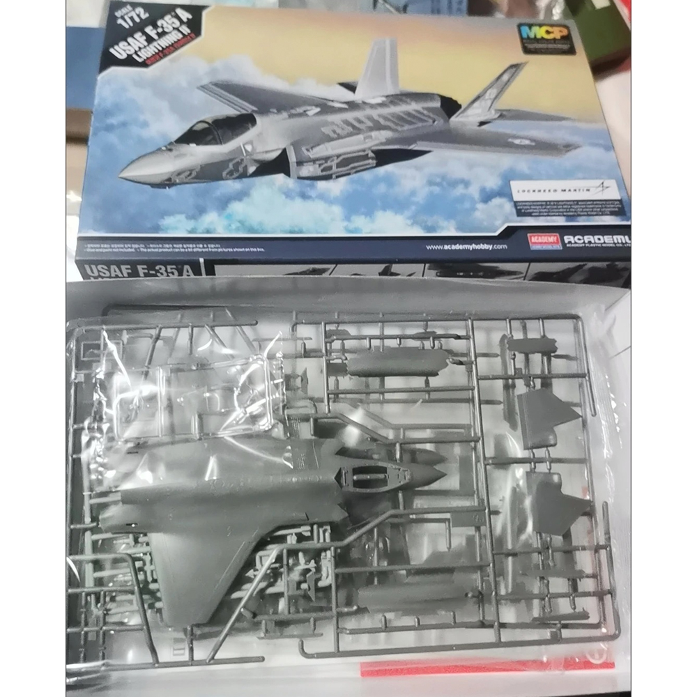 Academy 12507 1/72 Scale  USAF - Model Kit Hobby recensie en prijs